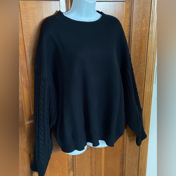 VICI black oversized crewneck sweater with cable knit sleeves Size Large - Picture 3 of 10